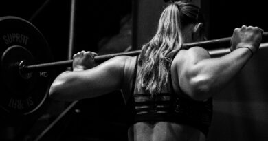 women strength training