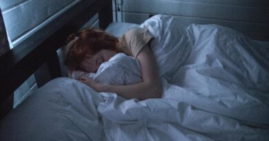How Poor Sleep Disrupts Hormones, Weight & Mental Health?