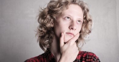 How Your Brain Creates Stories About You and Your Life